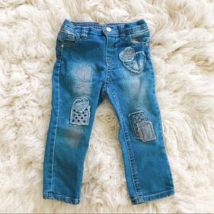 Kids embellished jeans.